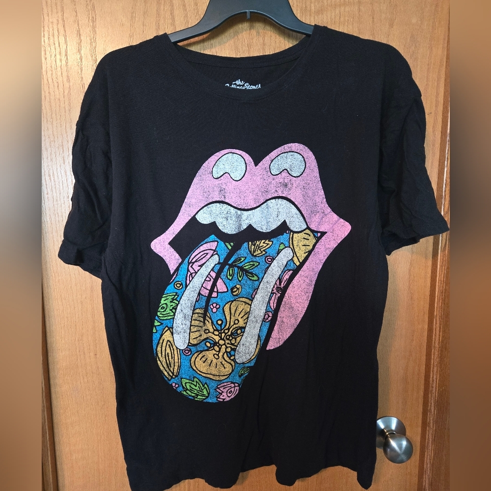 Black Graphic Rolling Stones Tee with Pink and Blue Design Size L/XL